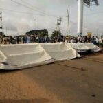 ASUU STRIKE: FUTA Students Block Akure-Ilesa Highway; Motorists Stranded